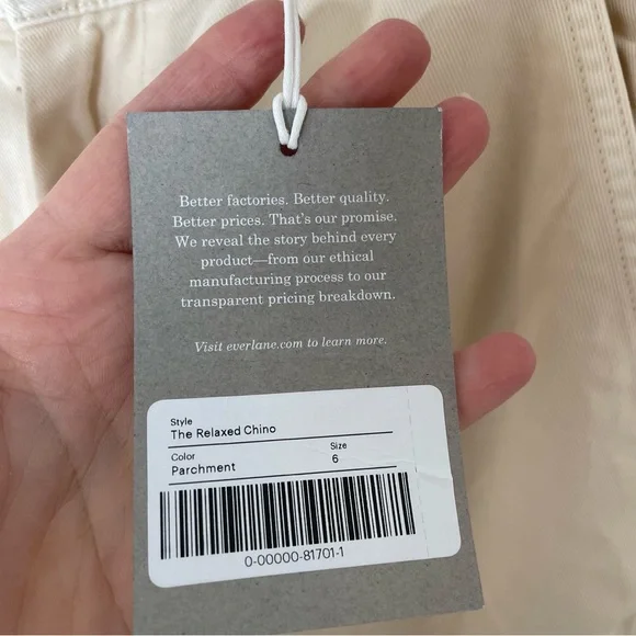 NEW WITH TAGS Everlane The TENCEL‎ Parchment Cream Relaxed Chino in Size 6